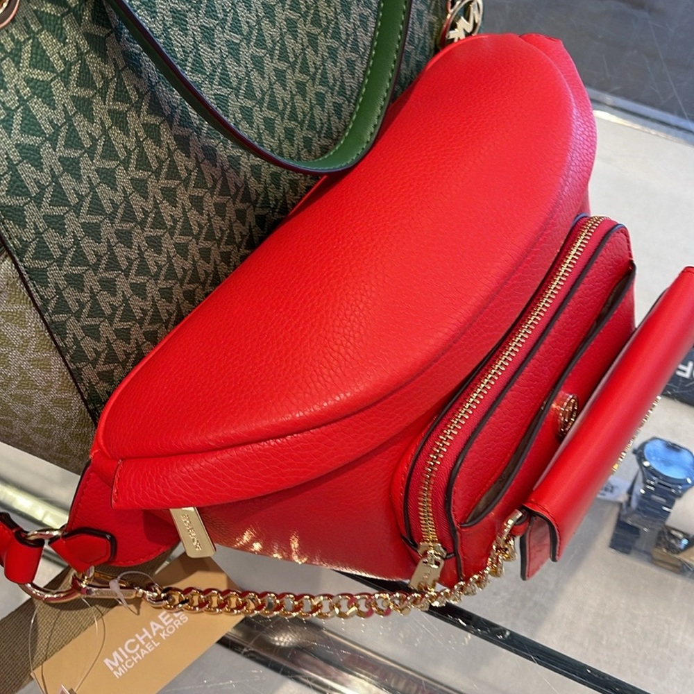 MICHAEL KORS
Maisie Large Pebbled Leather 2-in-1 Sling Pack
Dark Sangria 
NWT - Picture 6 of 16